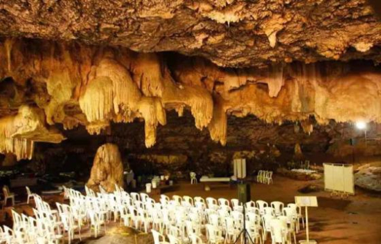 Serra do Roncador abriga comunidade mística em gruta gigante