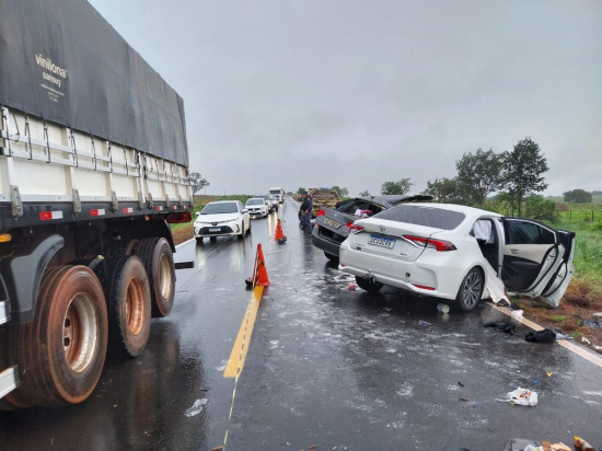 Quatro pessoas morrem em acidente após chuva em rodovia de MT
