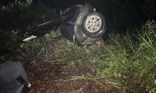 Motorista morre após acidente de trânsito que deixou carro partido ao meio