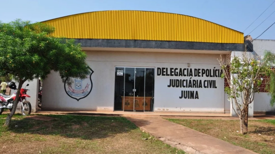 Suspeito é preso após tentar enforcar esposa e forçá-la a engolir celular em MT