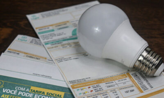 Governo Libera Desconto de Até 65% na Conta de Luz: Veja Como Ativar
