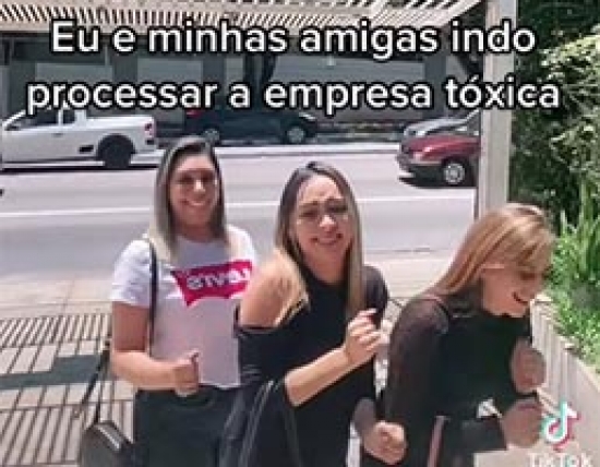 Mulher dança no TikTok para comemorar processo trabalhista e acaba perdendo indenização