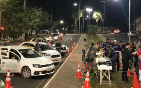 Lei Seca: 9 condutores são presos por embriaguez e 38 veículos apreendidos em Barra do Garças