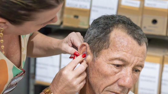 Após mais de sete anos, Barra do Garças volta a entregar novos aparelhos auditivos