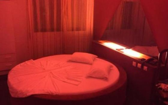 Cliente é espancado e roubado por travestis em motel de Barra do Garças