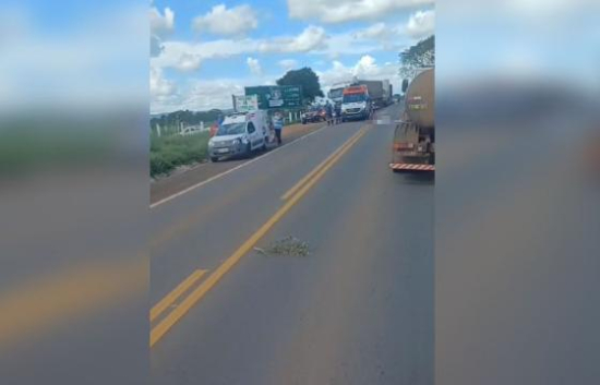 Idoso morre após ser atropelado por ambulância de Aragarças na GO-060
