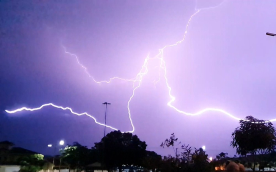 Goiás registra mais de 3 milhões de raios nos primeiros três meses de 2024; veja as cidades com maior incidência