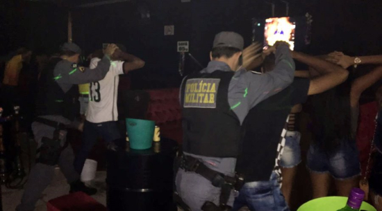 Fiscalização conjunta fecha casas noturnas irregulares em Barra do Garças
