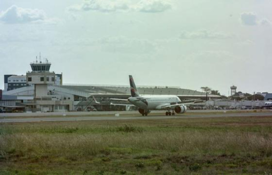 Cresce fluxo de passageiros nos aeroportos e taxa de ocupação em hotéis do interior