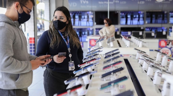 Confiança do consumidor cresce 0,5 ponto em julho