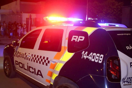 Com arma, bêbado persegue enteado e ameaça esposa e filhos em Barra do Garças
