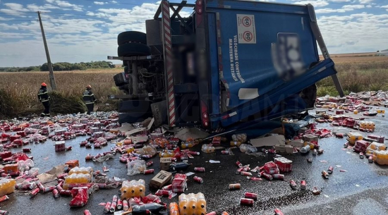 Motoristas ficam feridos após batida entre carretas no cruzamento das rodovias MT-130 e BR-070