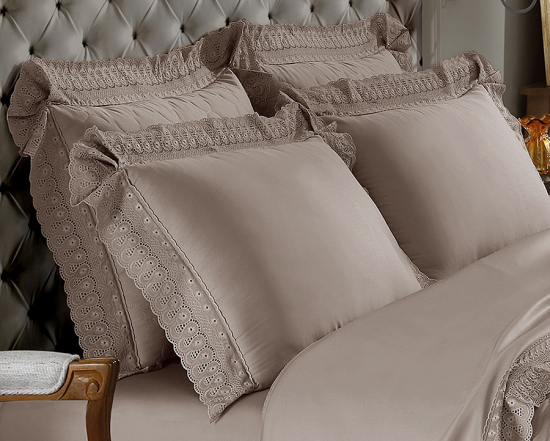 Fronha não trocada após uma semana acumula mais bactérias que assento de privada