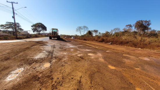 Iniciada a recuperação da avenida Ezequiel de Carvalho no bairro Nova Barra, em Barra do Garças
