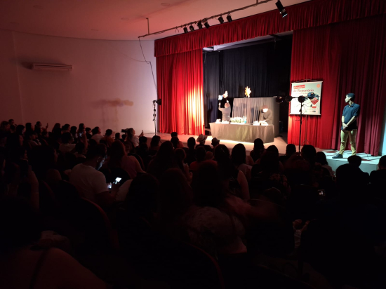 Peças nacionais de teatro lotam o Centro Cultural Valdon Varjão em Barra do Garças