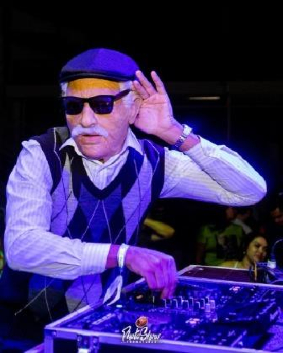 Hoje, sábado (3/8), tem show nacional com Dj Vovô James na praia do Bosque em Barra do Garças