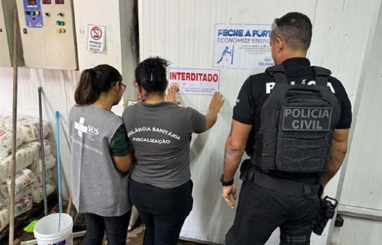 Polícia Civil e Vigilância Sanitária fecham fábrica clandestina de açaí em MT