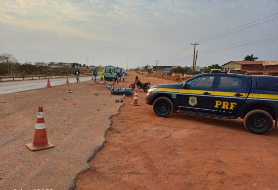 Motociclista morre em acidente com carreta em MT
