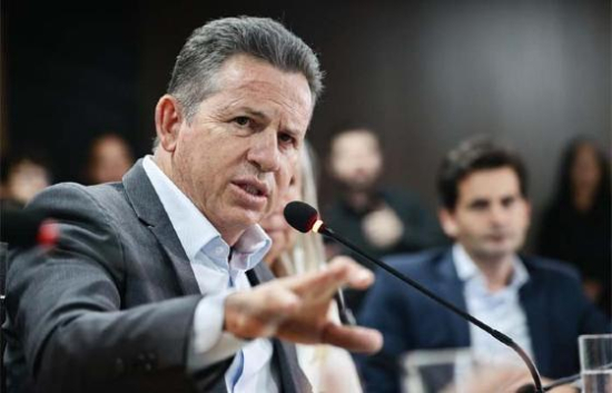 Governador manda projeto para proibir uso de celular em sala de aula pelos alunos