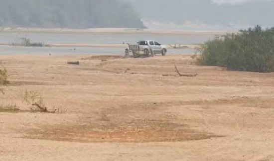Após mais de 150 dias de estiagem, canal do Rio Araguaia seca
