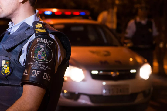 Homem fica ferido no rosto após sofrer tentativa de homicídio em shopping