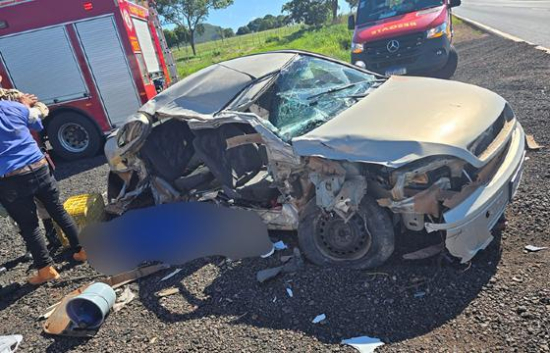 Mulher morre em grave acidente na BR-070 próximo à Cachoeira Cristal