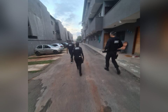Homem é preso por trocar máquinas de cartão e desviar dinheiro de comerciantes