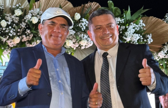 Adelcino Lopo toma posse para segundo mandato como prefeito de Pontal do Araguaia