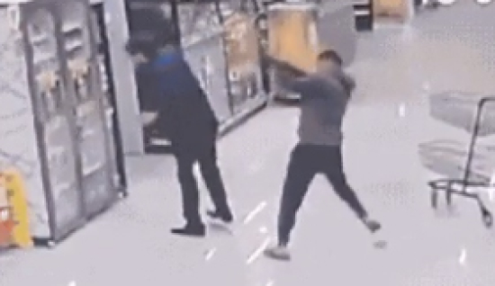 Saiba quais reclamações da esposa motivaram homem a agredir gerente de supermercado com pá em MT