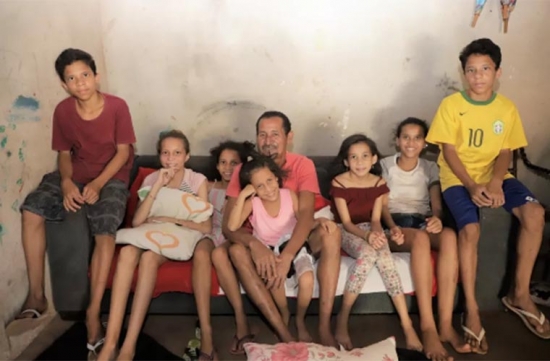 Vigia de Araguaína cuida de sete filhos sozinho após divórcio: ‘São minha vida, a minha paixão’