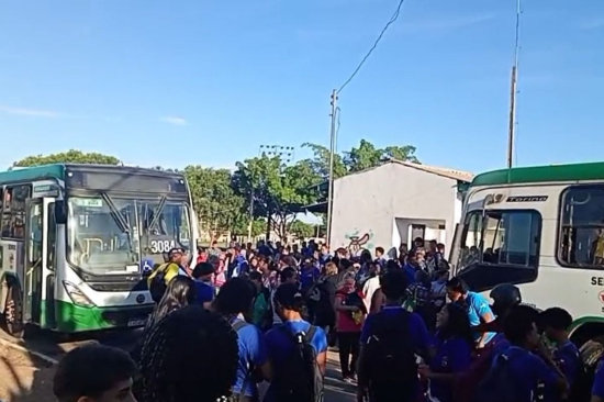 Justiça apreende 30 ônibus em Cuiabá por dívida com banco