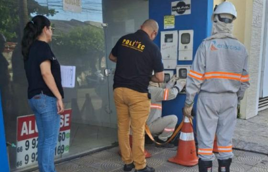 Comércios de Barra do Garças são flagrados cometendo fraude e furto de energia