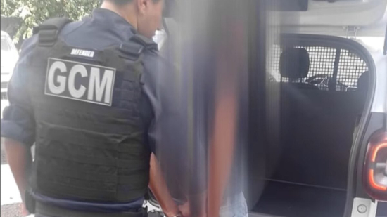 Mulher usa sinal universal de socorro e homem é preso em Jataí