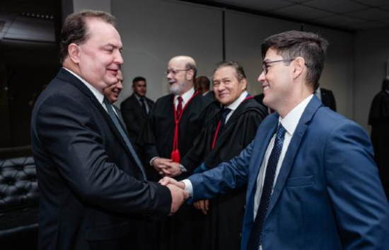 Max Russi prestigia posse do desembargador no TJMT