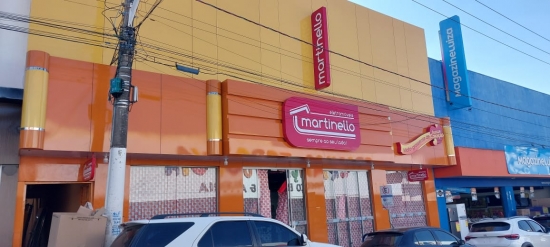 Secretário de Indústria e Comércio visita instalações de nova loja de eletrodomésticos em Barra do Garças