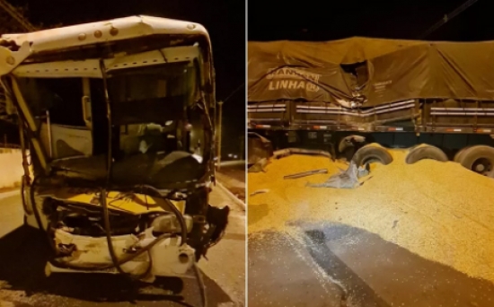 Acidente entre ônibus escolar e carreta deixa 27 feridos