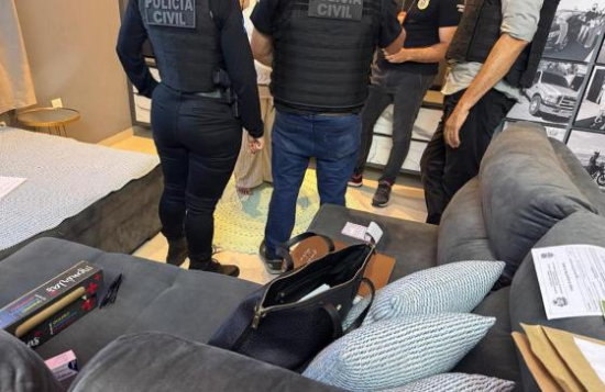 Polícia Civil cumpre mandados contra empresários que cancelaram formaturas de centenas de estudantes