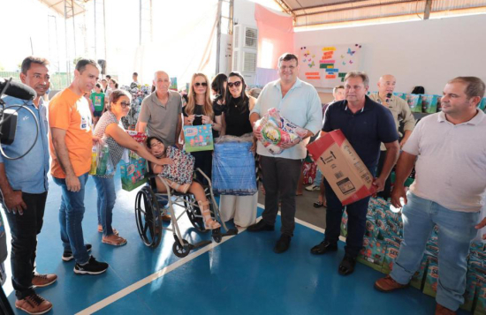 Primeira-dama promove ação social com entregas e mutirão de atendimentos na região sudoeste de MT