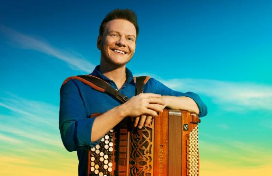 Show de Michel Teló e Orquestra Sesi marca aniversário dos 120 anos da Energisa