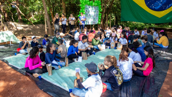 Prefeitura promove atividade ambiental com alunos no Lajedo em comemoração ao Dia Mundial do Meio Ambiente