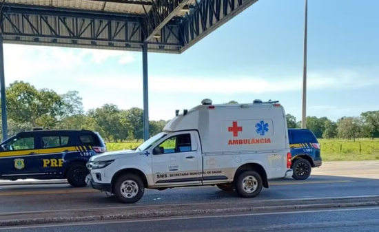 Homem em surto psiquiátrico é preso após roubar ambulância em MT