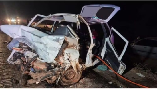 Colisão frontal entre carros deixa três feridos na BR-163 em MT