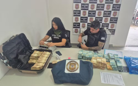 Polícia Civil apreende R$ 500 mil em casa simples durante operação contra golpe que desviava salários de jogadores da Série A