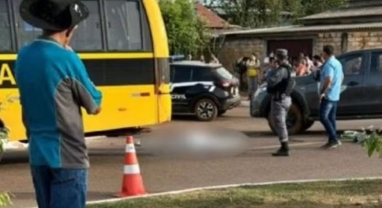 Menino de 6 anos morre atropelado por ônibus escolar a caminho da escola em MT