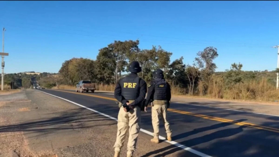 PRF reforça combate às ultrapassagens proibidas e alerta para aumento de mortes nas rodovias federais de Goiás