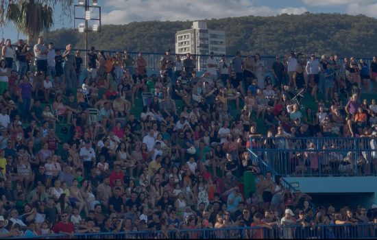 Esquadrilha da Fumaça encanta público em apresentação na Temporada de Praia 2025, em Barra do Garças