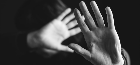 Homem é preso por agredir companheira com deficiência física em Barra do Garças