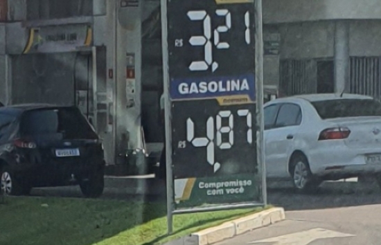 Precos de etanol e gasolina despencam na capital