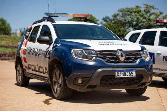 Pitbull é morto a tiros durante ocorrência de maus-tratos; tutor foi ferido por estilhaços