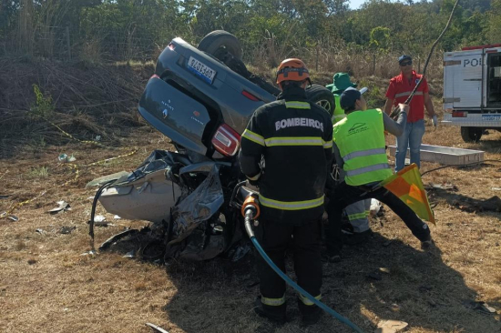 Acidente na MT-130 deixa duas vítimas fatais e três feridos